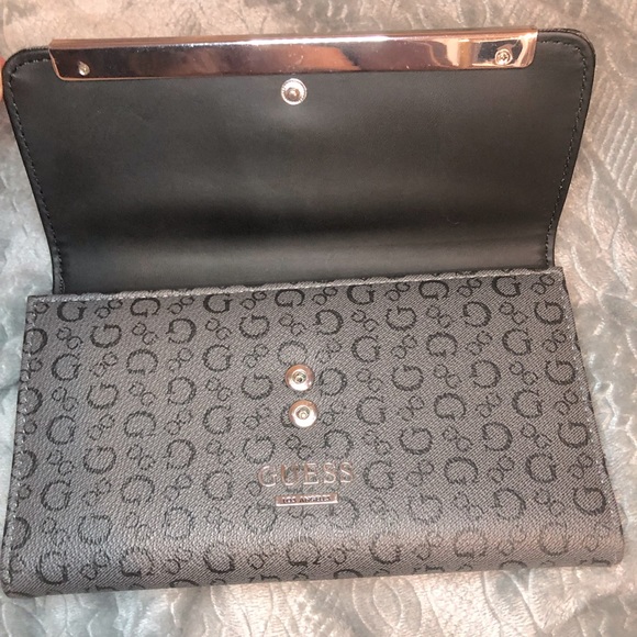 Guess Clutch Wallet - Picture 13 of 13